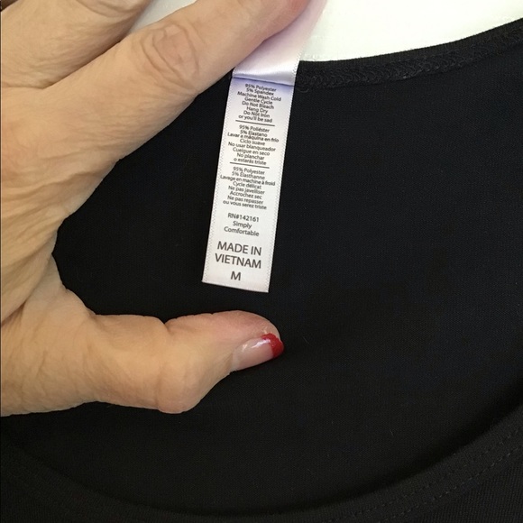 Women’s Solid Black LuLaRoe Classic Tee Size Medium - Picture 3 of 6